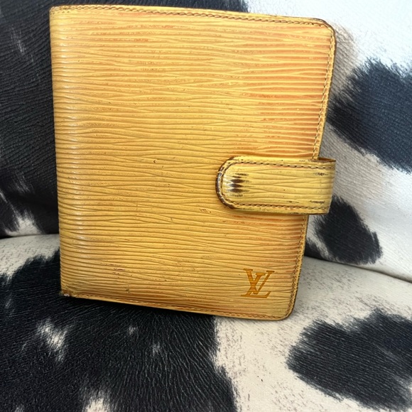 Louis Vuitton Yellow EPI Leather Purple Wallet MI0967 - Picture 2 of 16